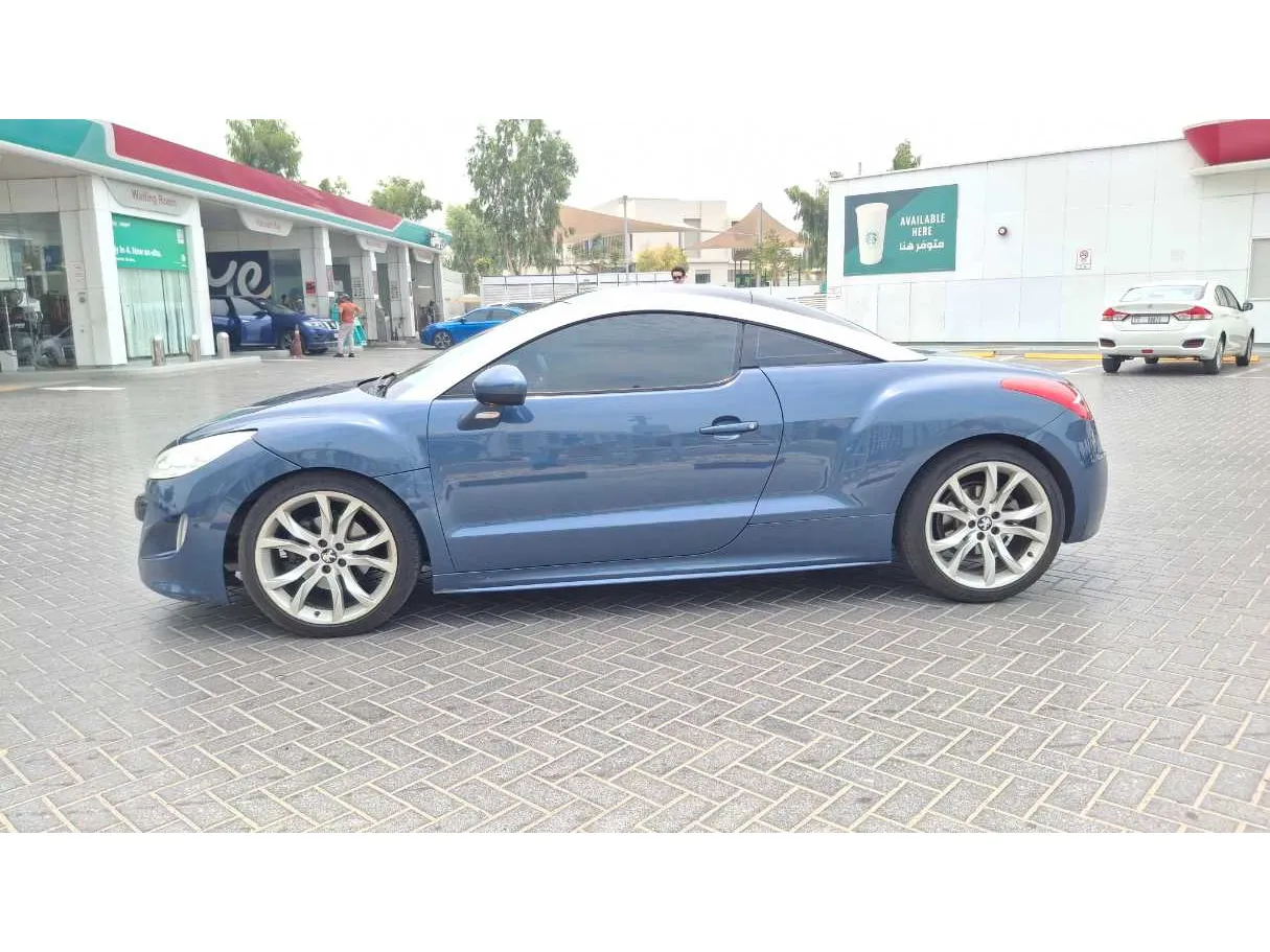 Car image 4