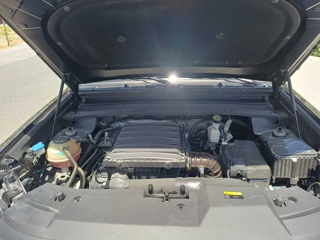 Car image 26