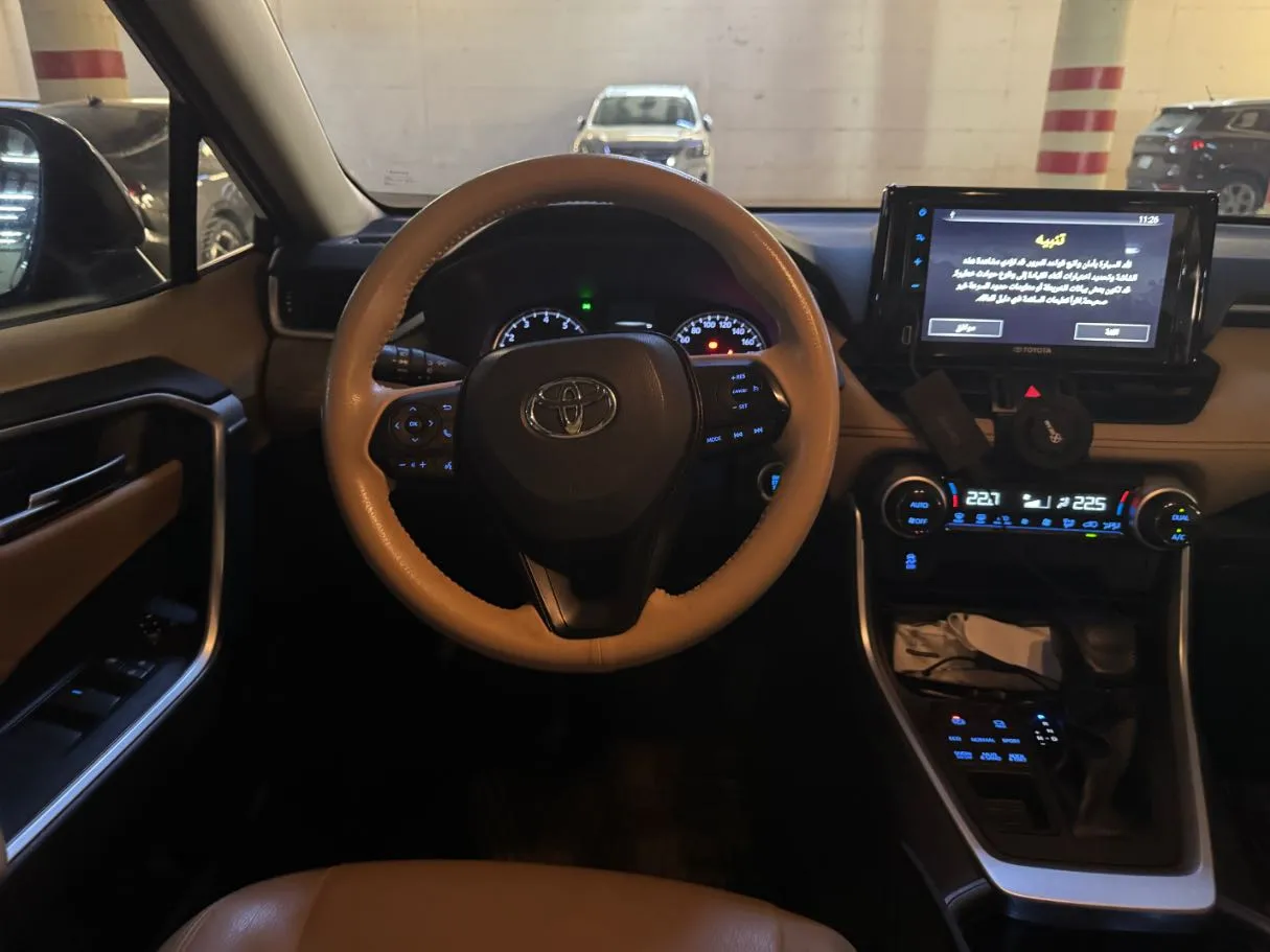 Car image 16