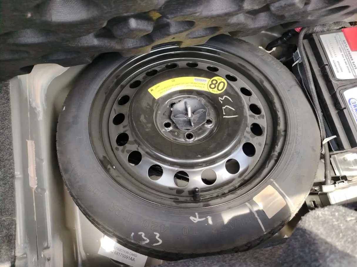 Car image 39