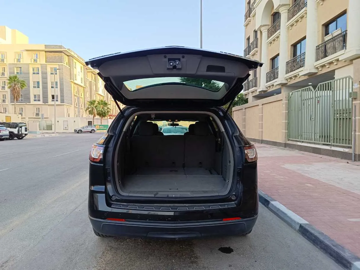 Car image 26