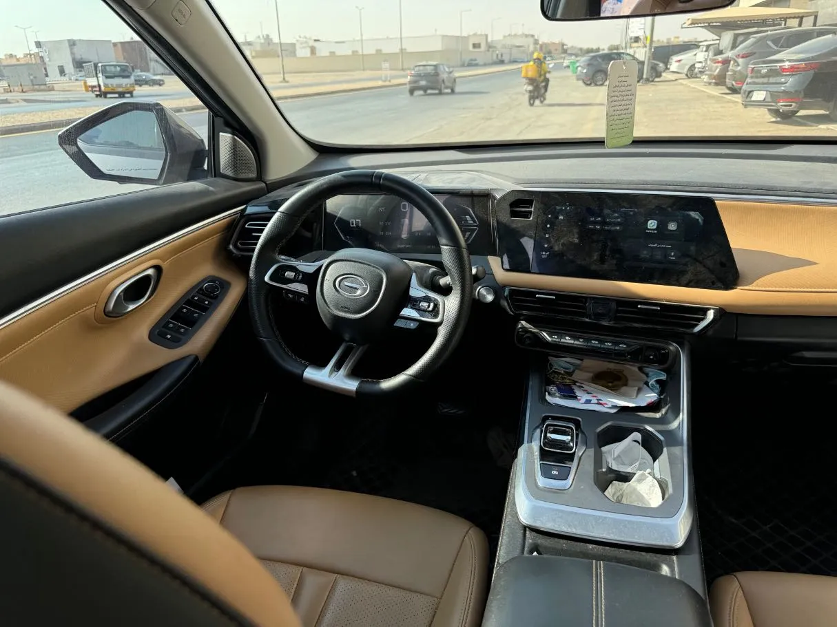 Car image 15