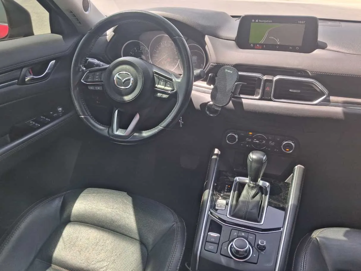 Car image 17