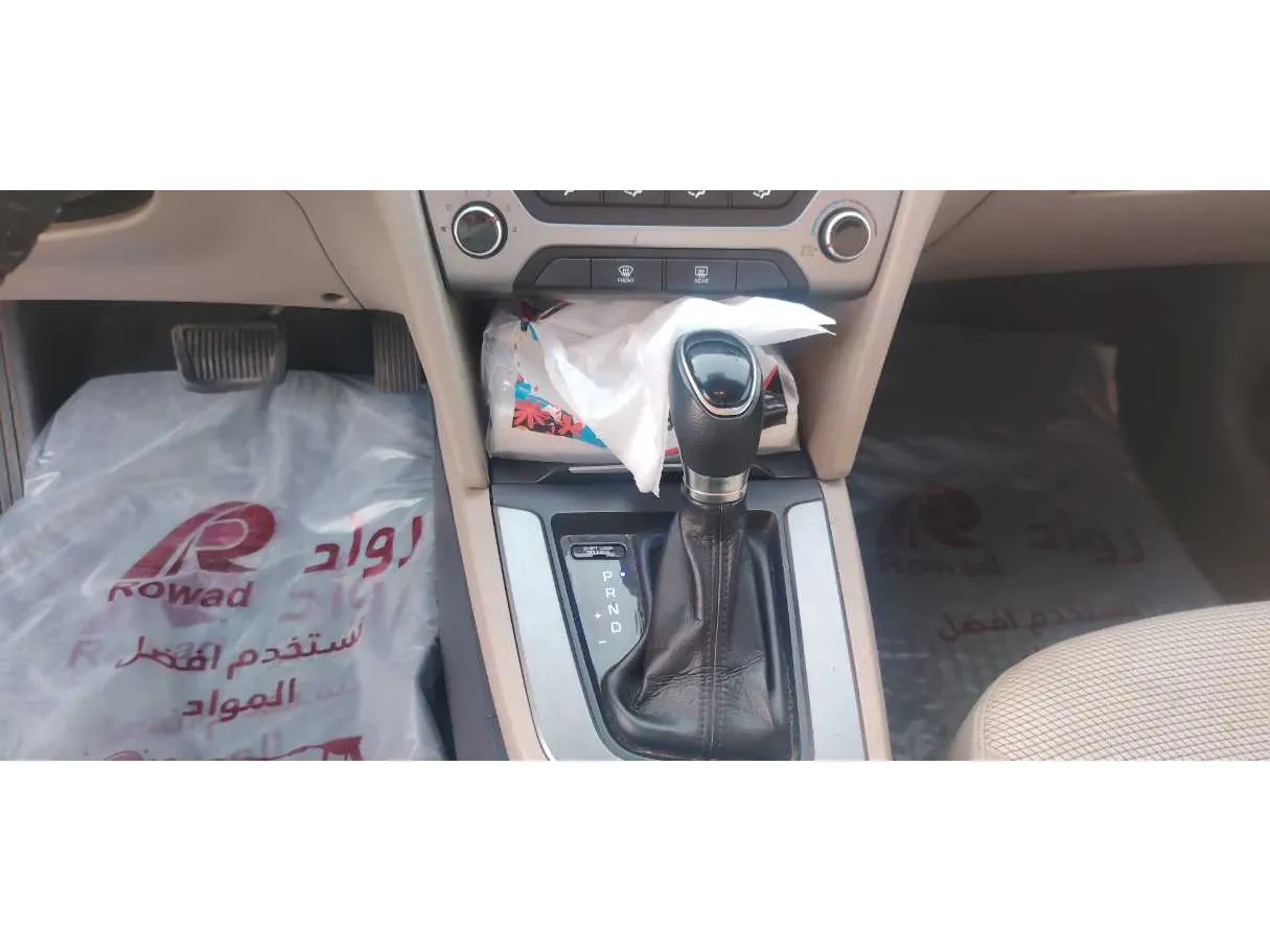 Car image 16
