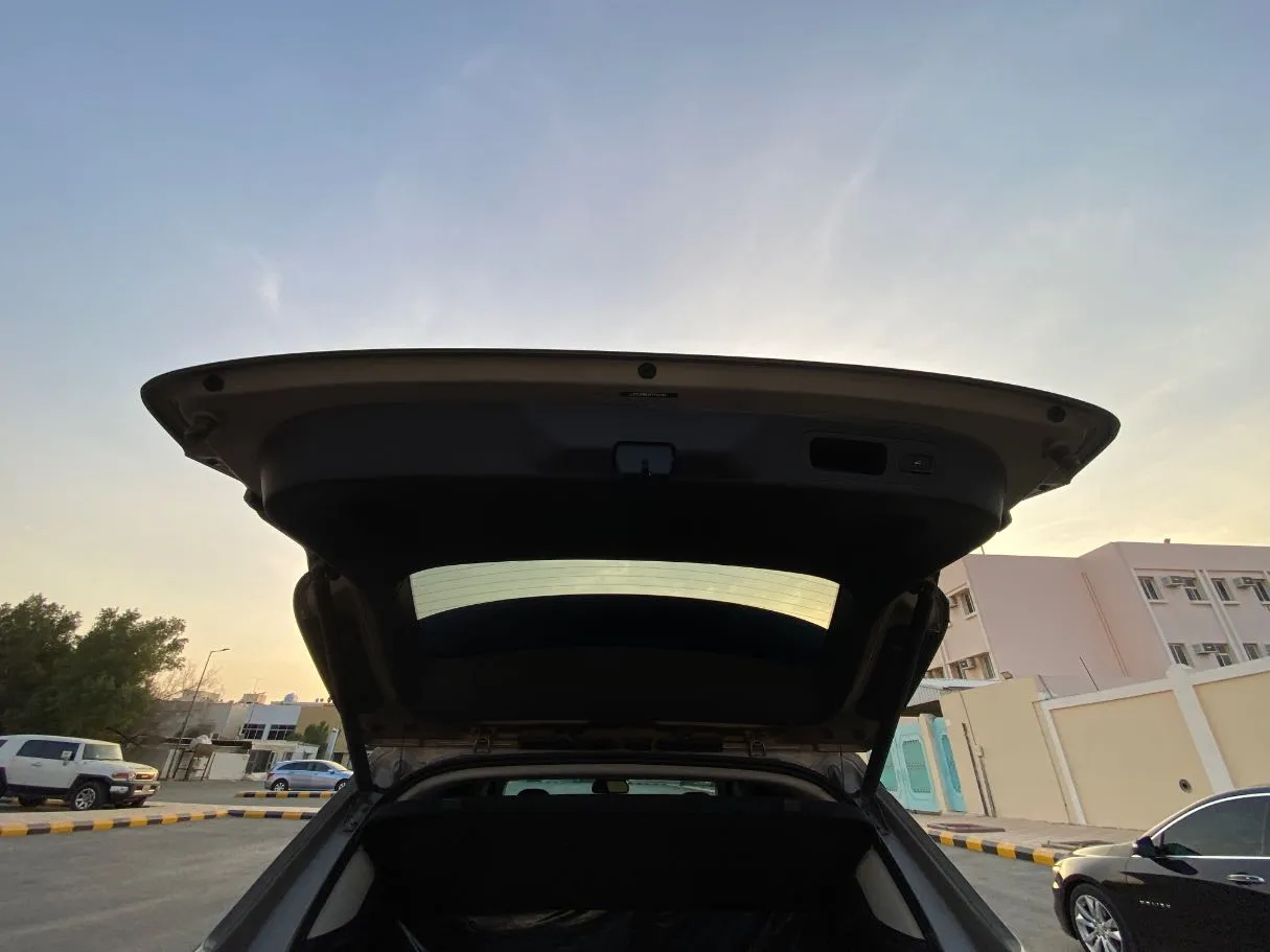 Car image 21
