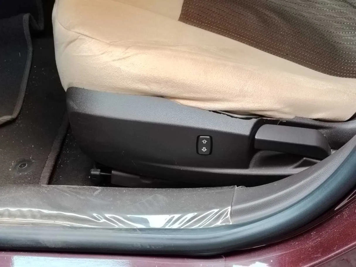 Car image 27