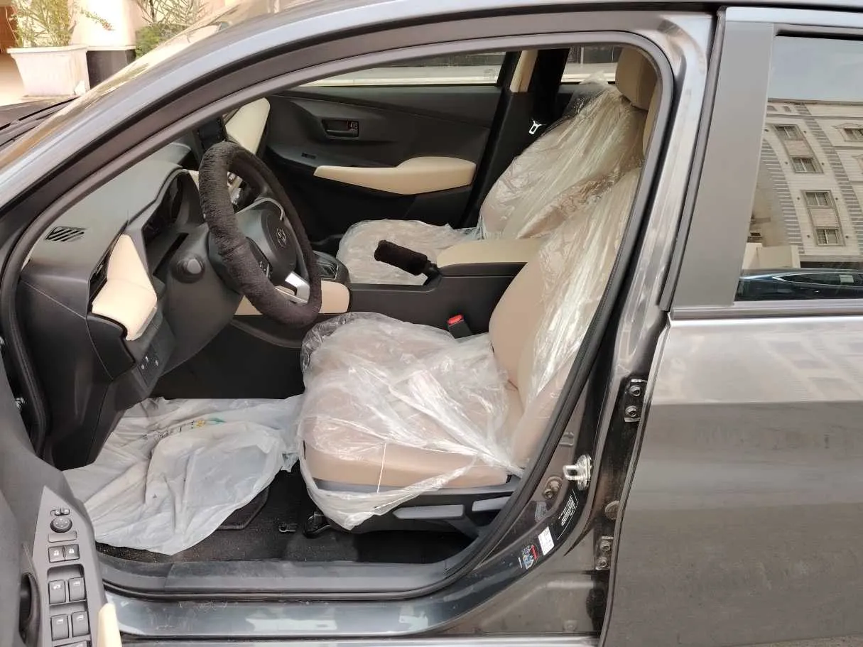 Car image 13