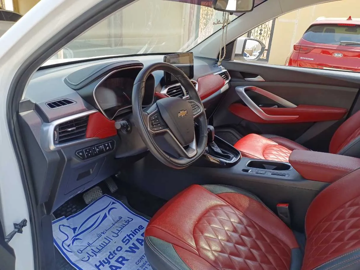 Car image 11