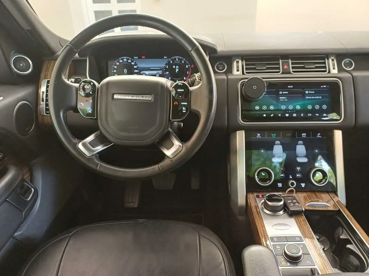 Car image 17