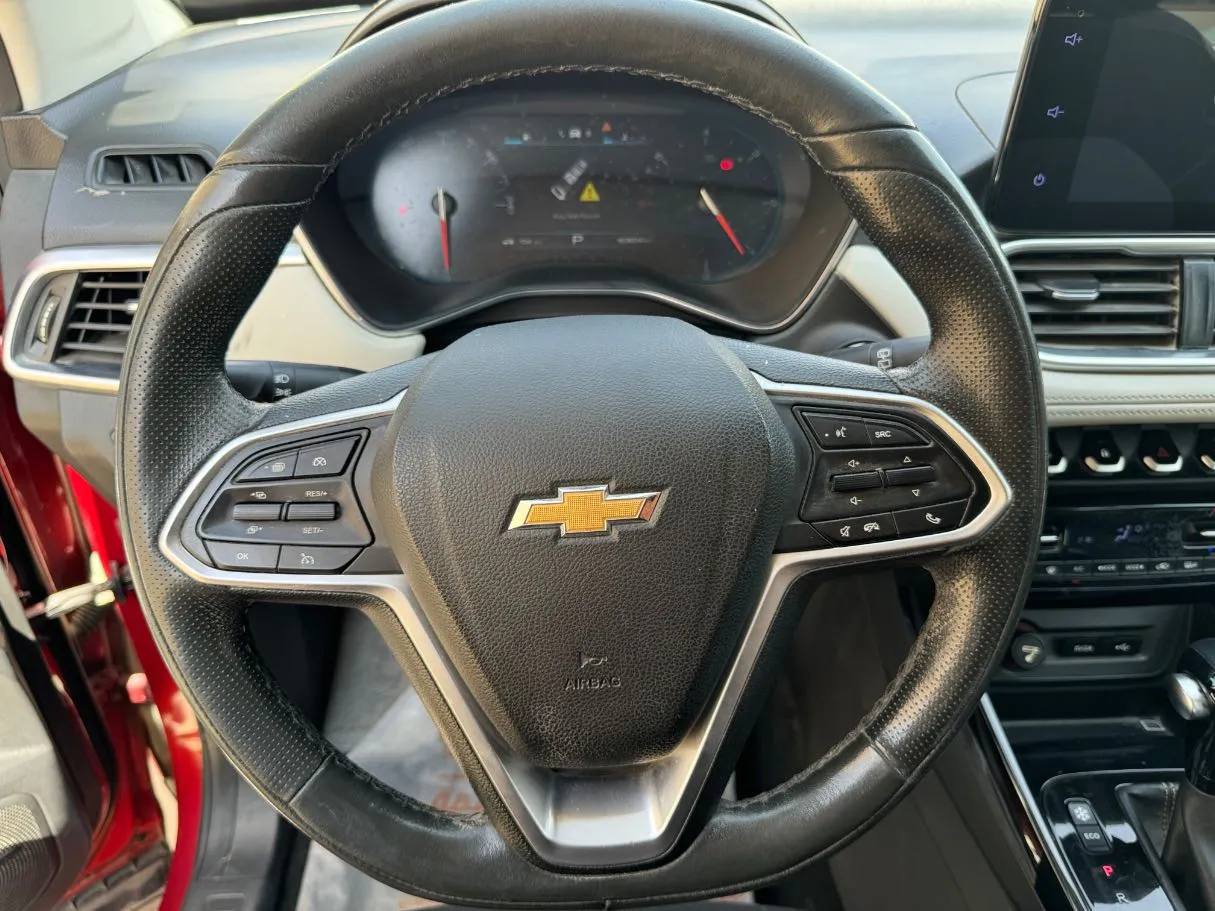 Car image 18