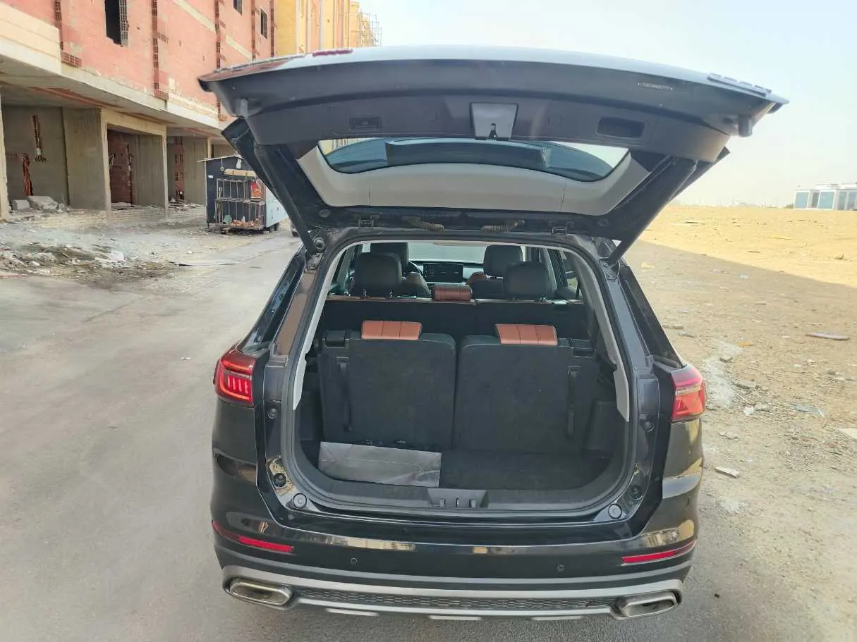 Car image 29