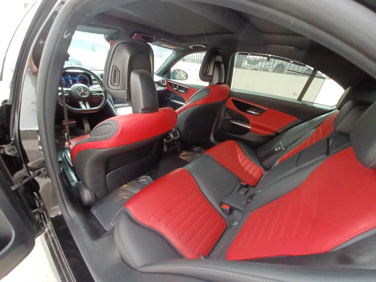Car image 12