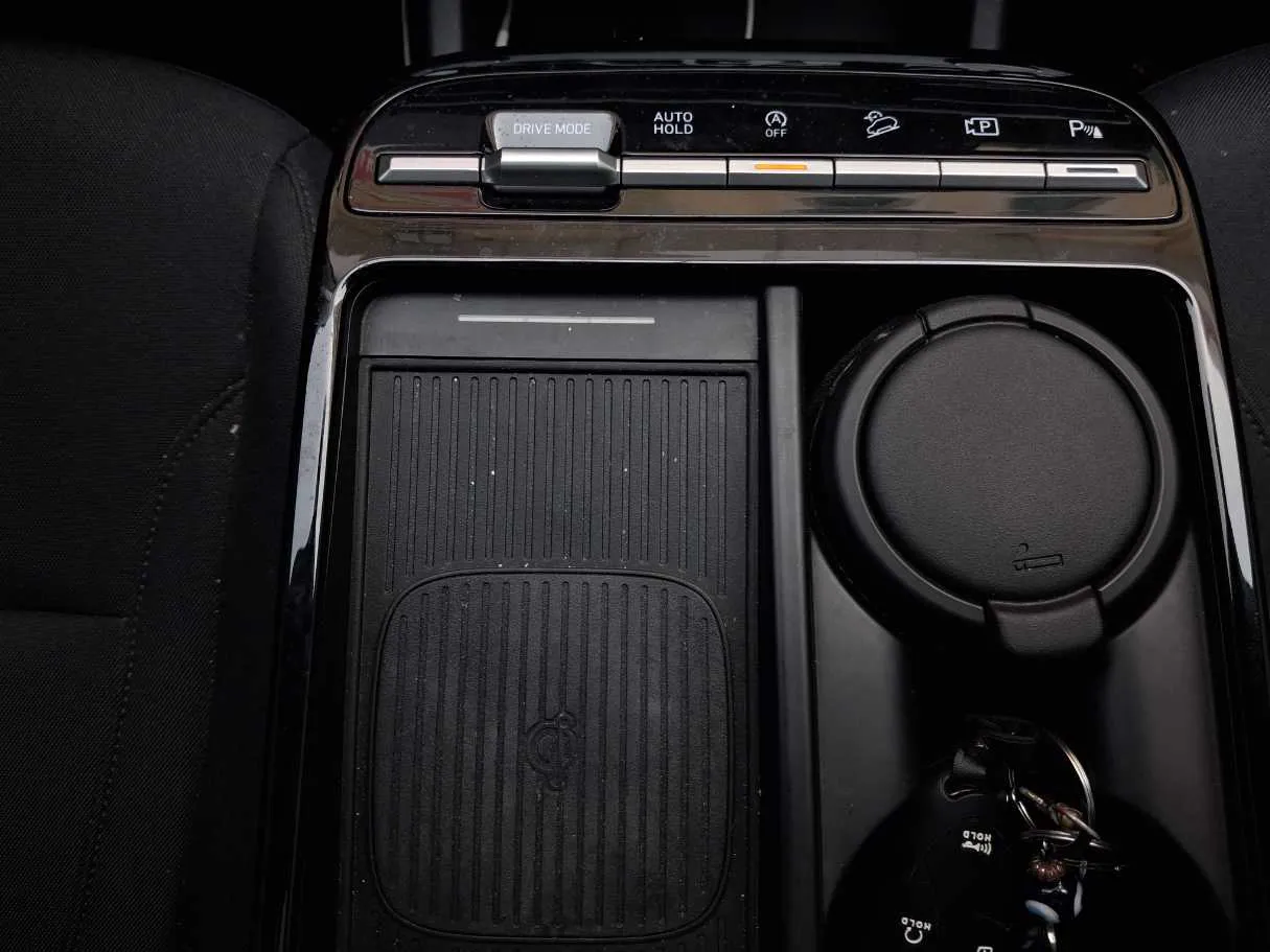 Car image 17