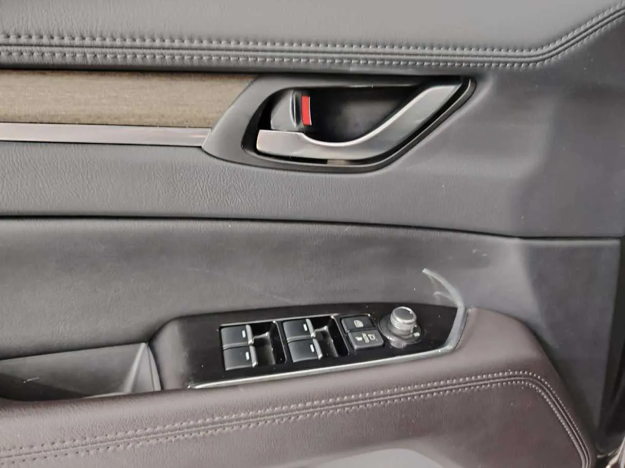 Car image 43