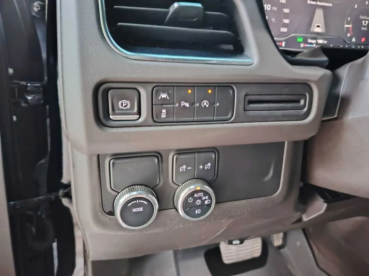Car image 26