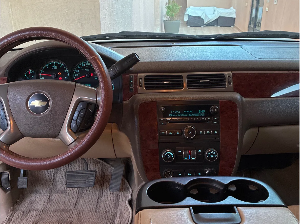 Car image 7