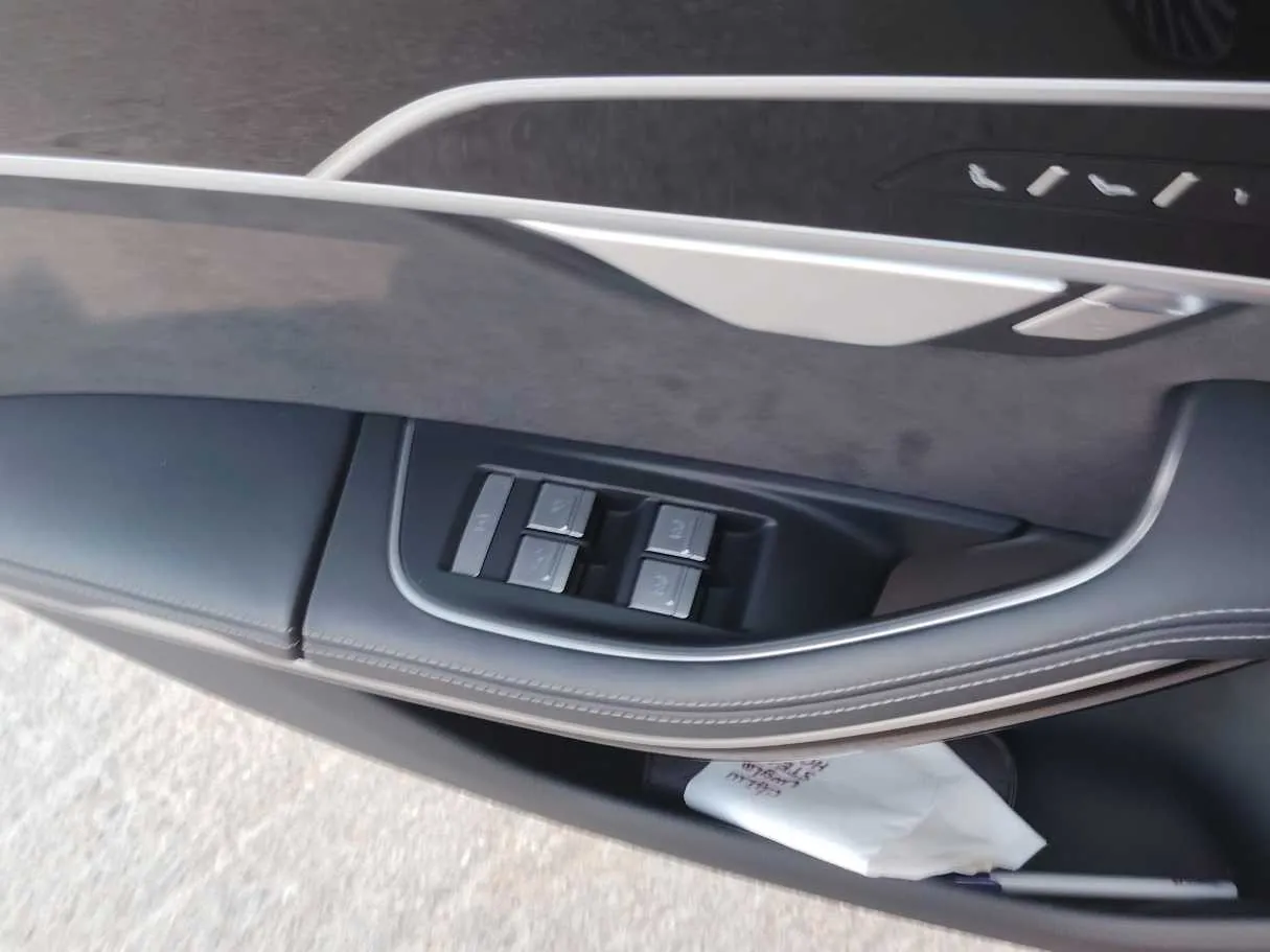 Car image 33