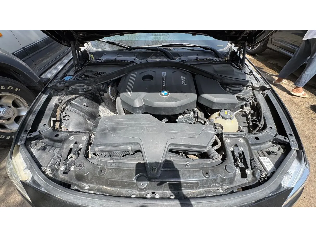 Car image 27
