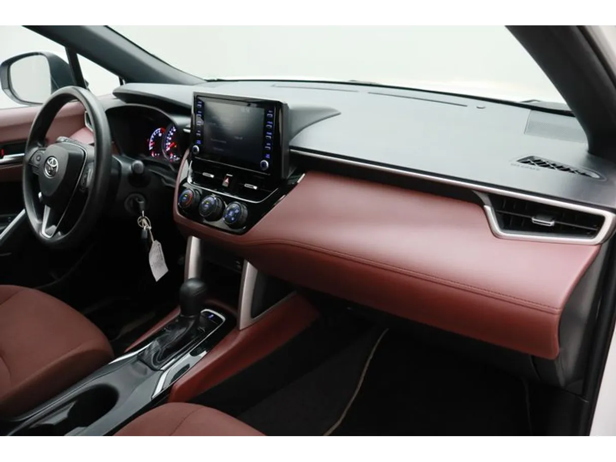 Car image 10