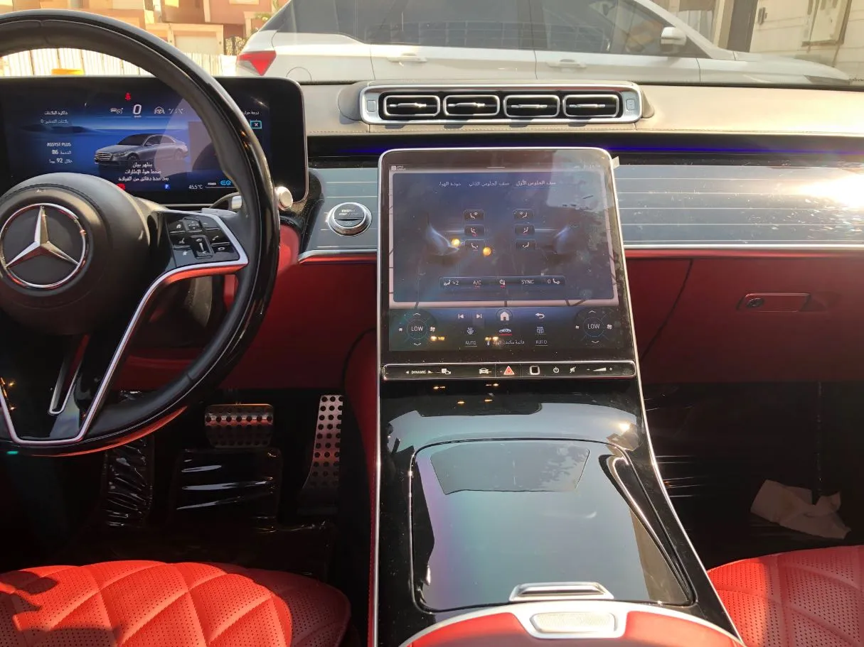 Car image 18