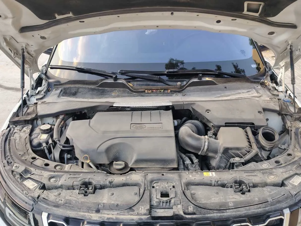 Car image 32