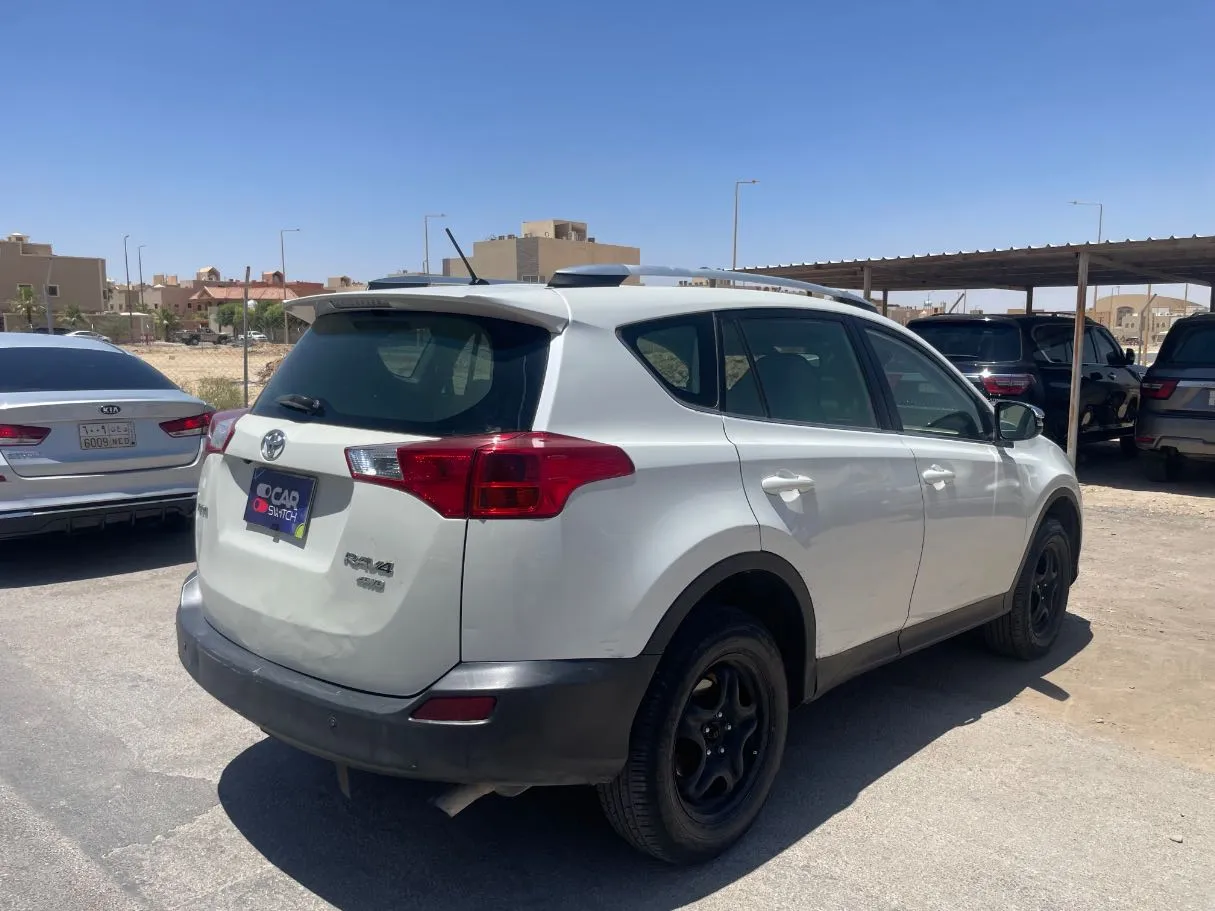 Car image 5