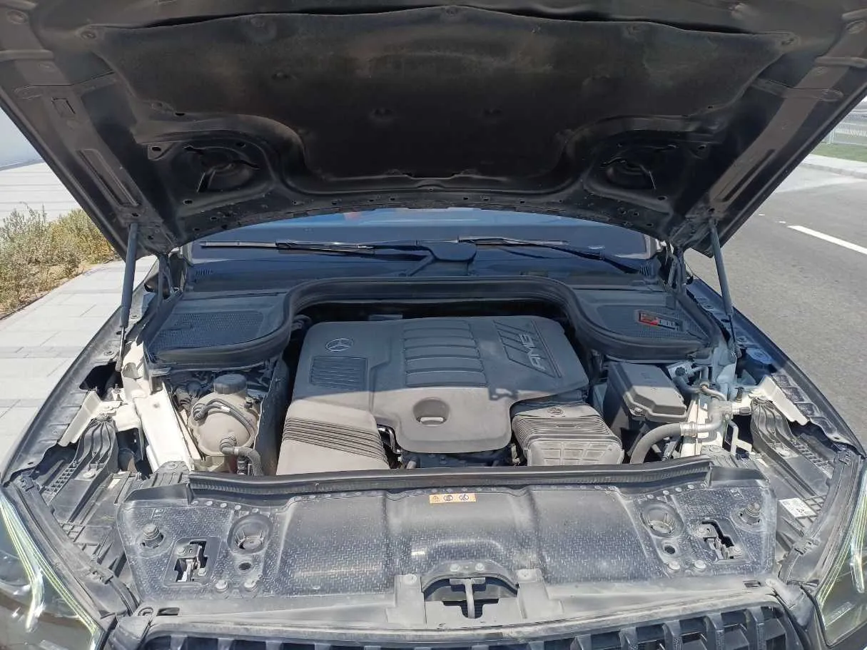 Car image 25