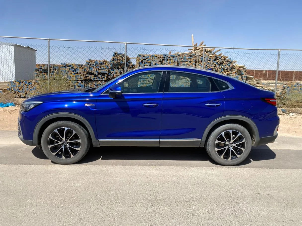 Car image 8