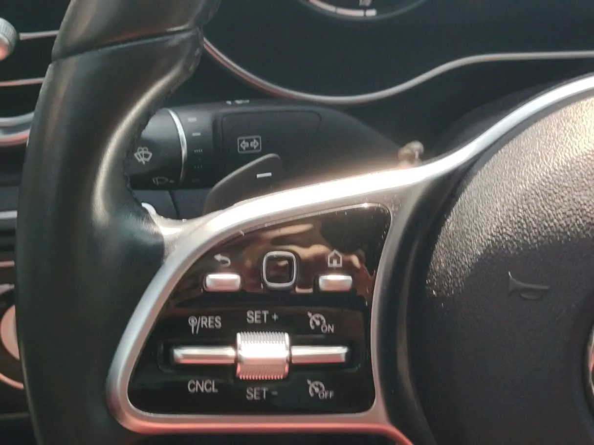 Car image 34