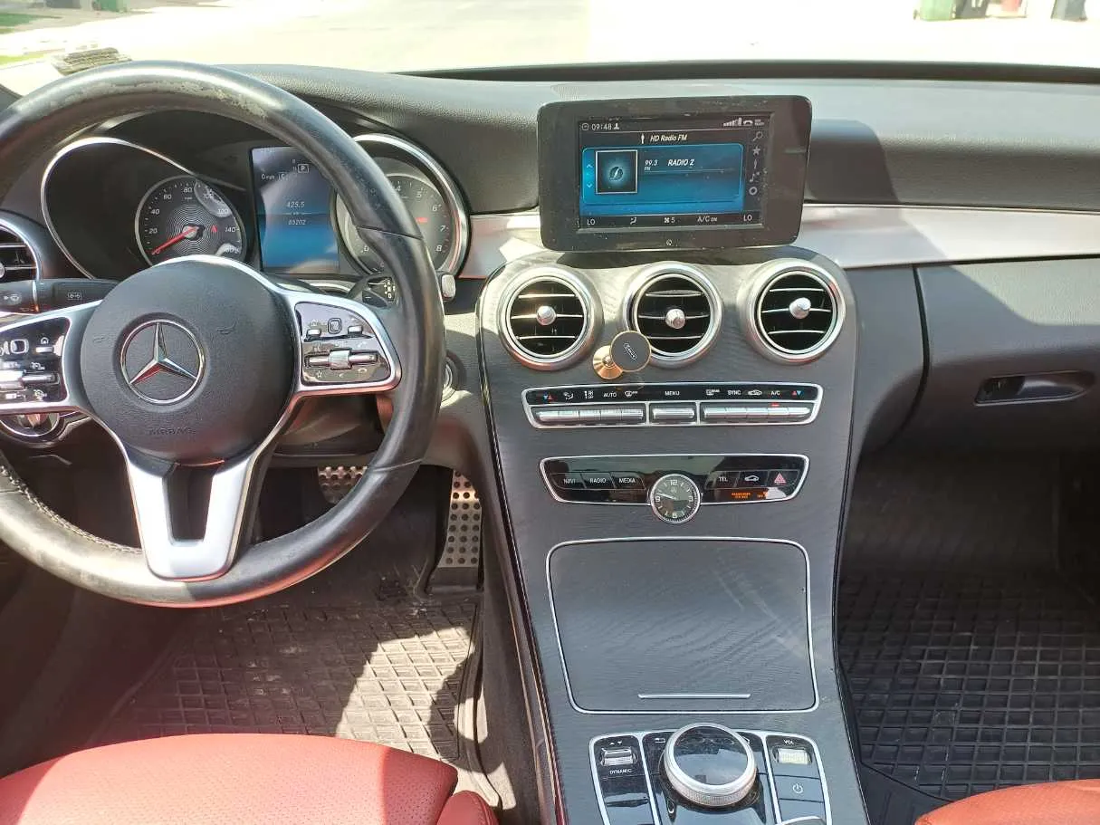 Car image 16