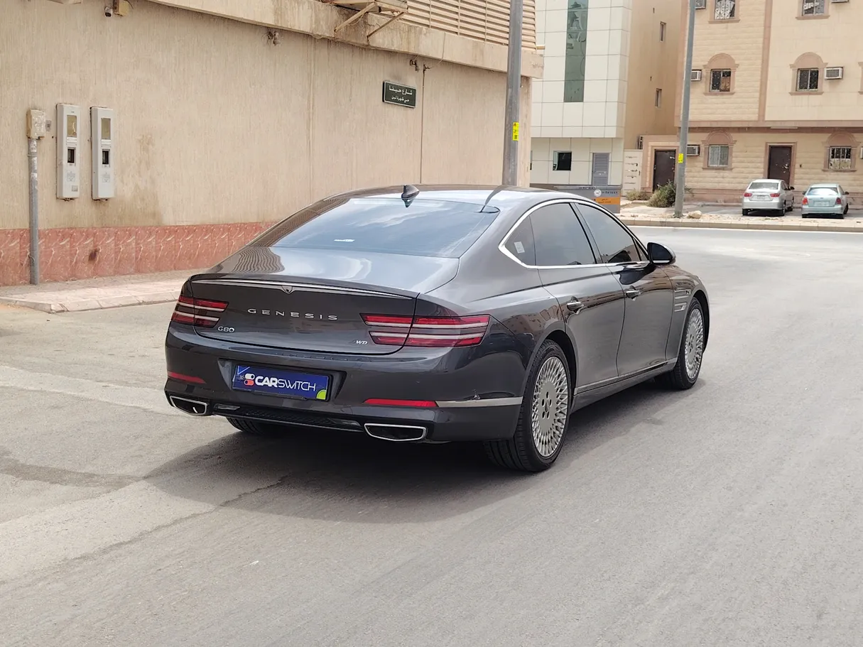 Car image 5