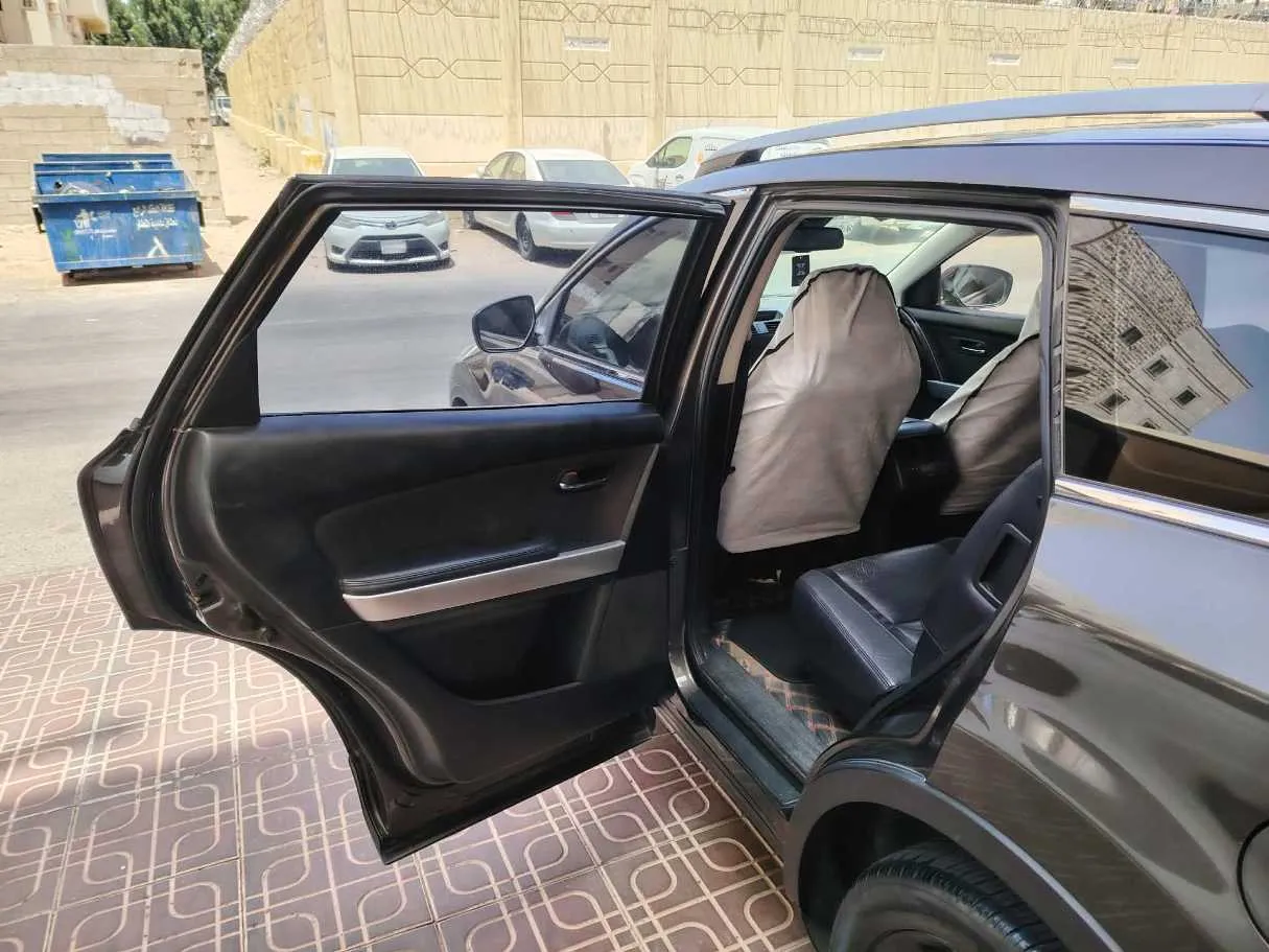 Car image 17