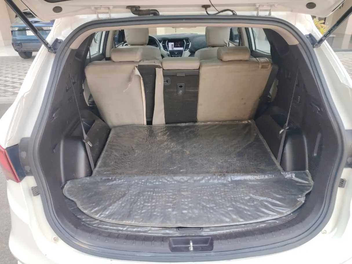 Car image 26
