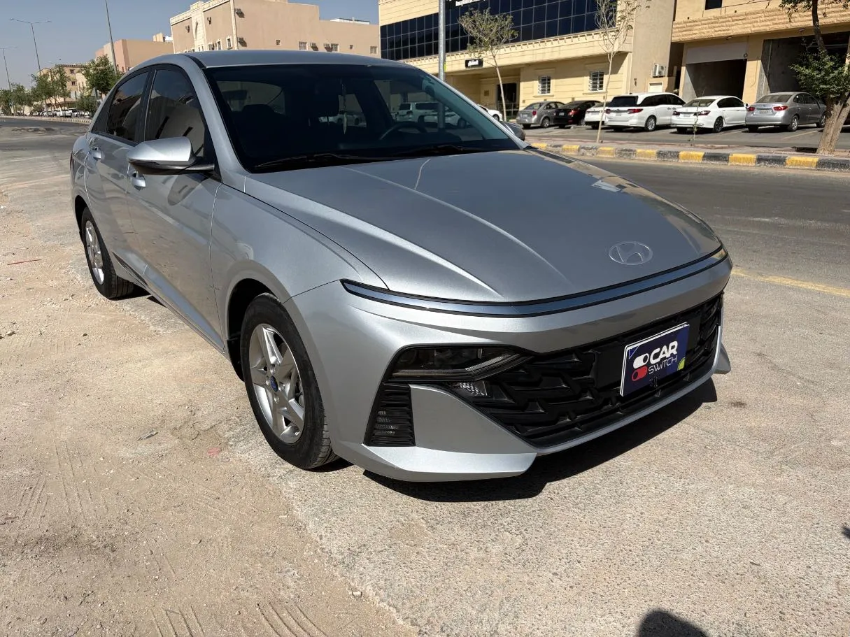 Car image 3