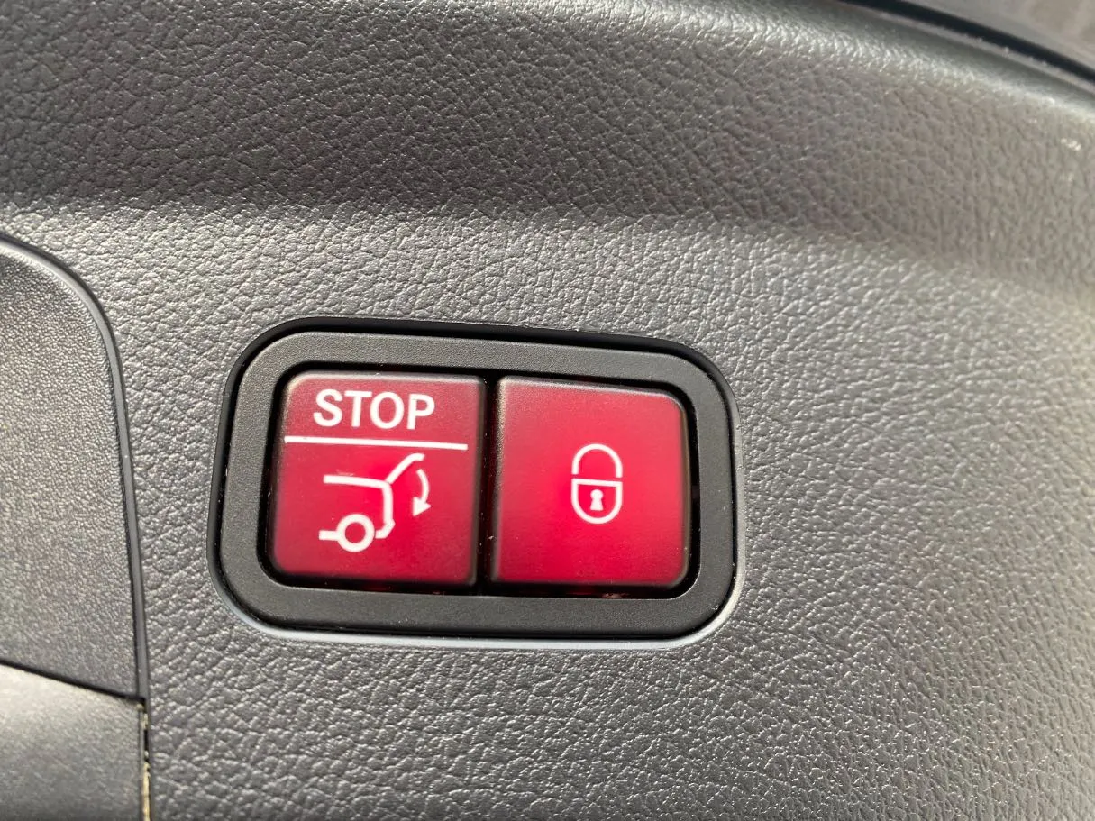 Car image 31