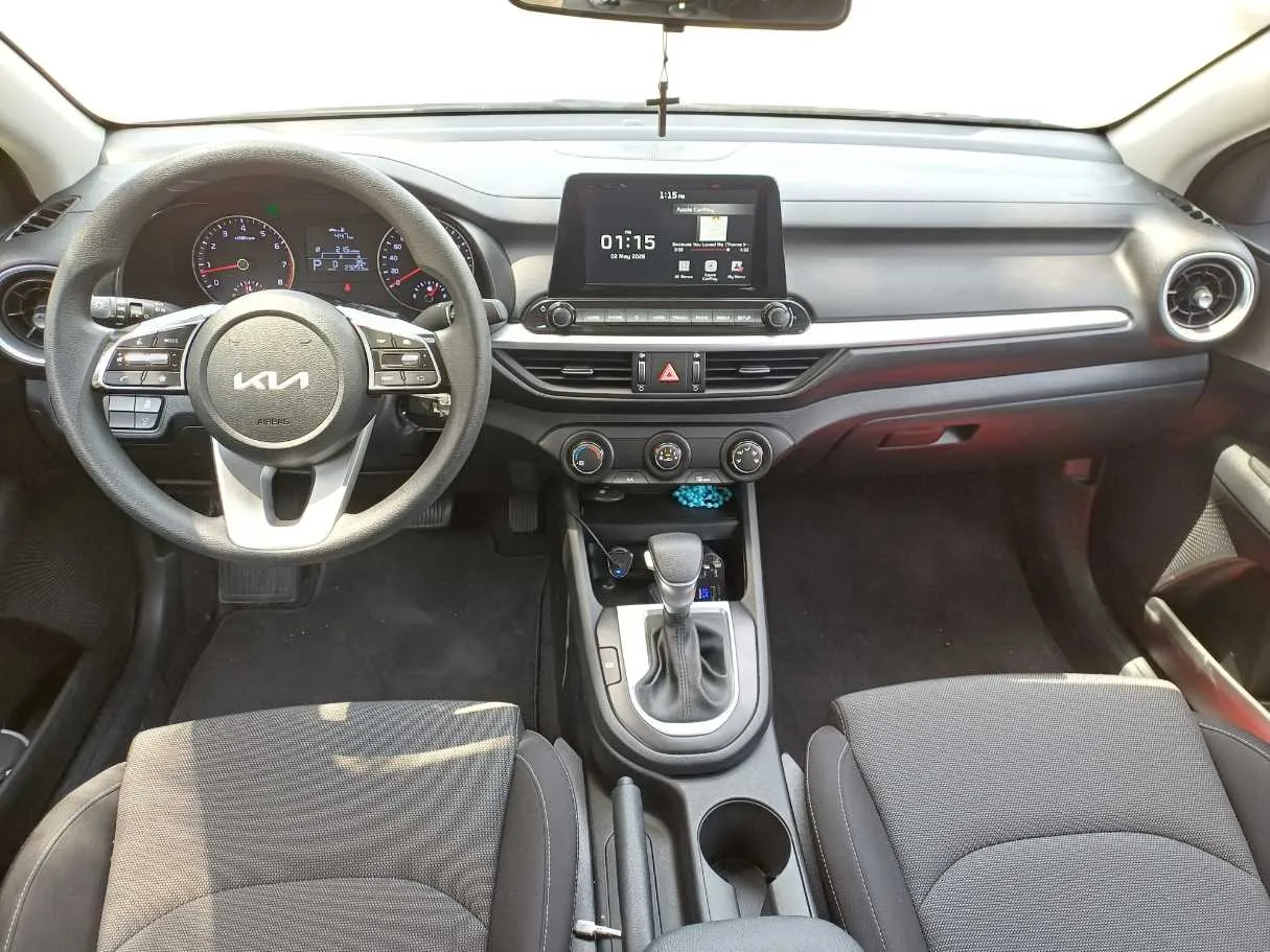 Car image 15