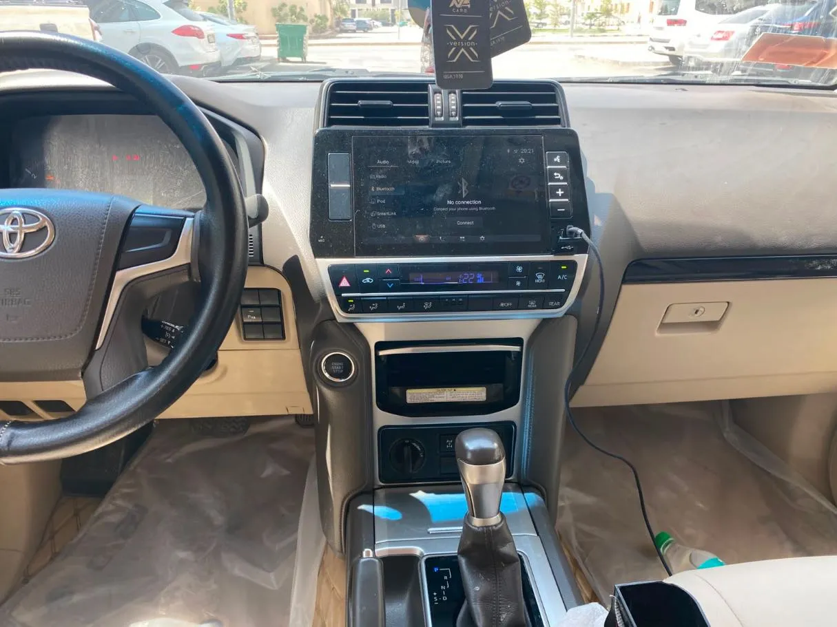Car image 17