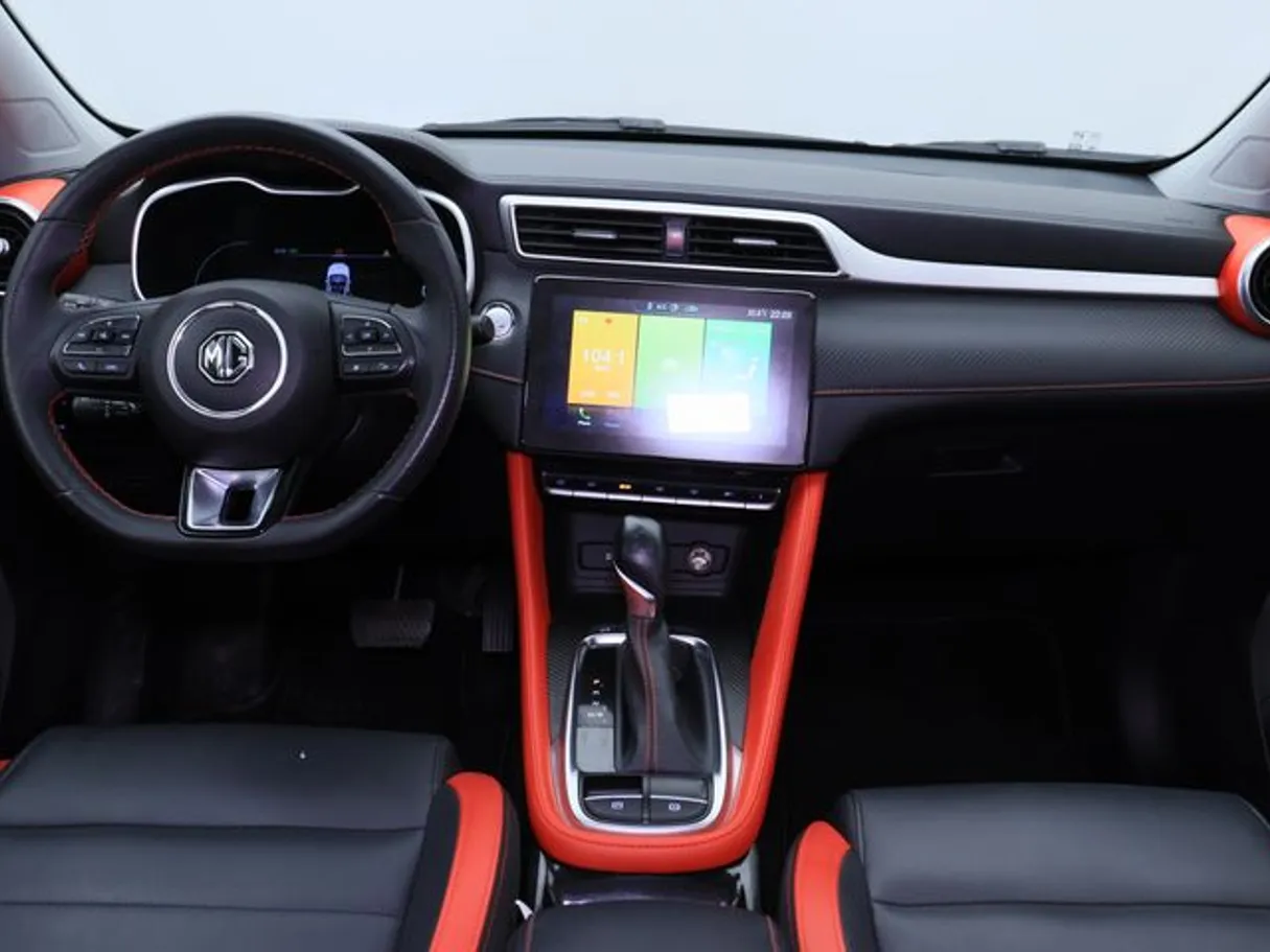 Car image 14