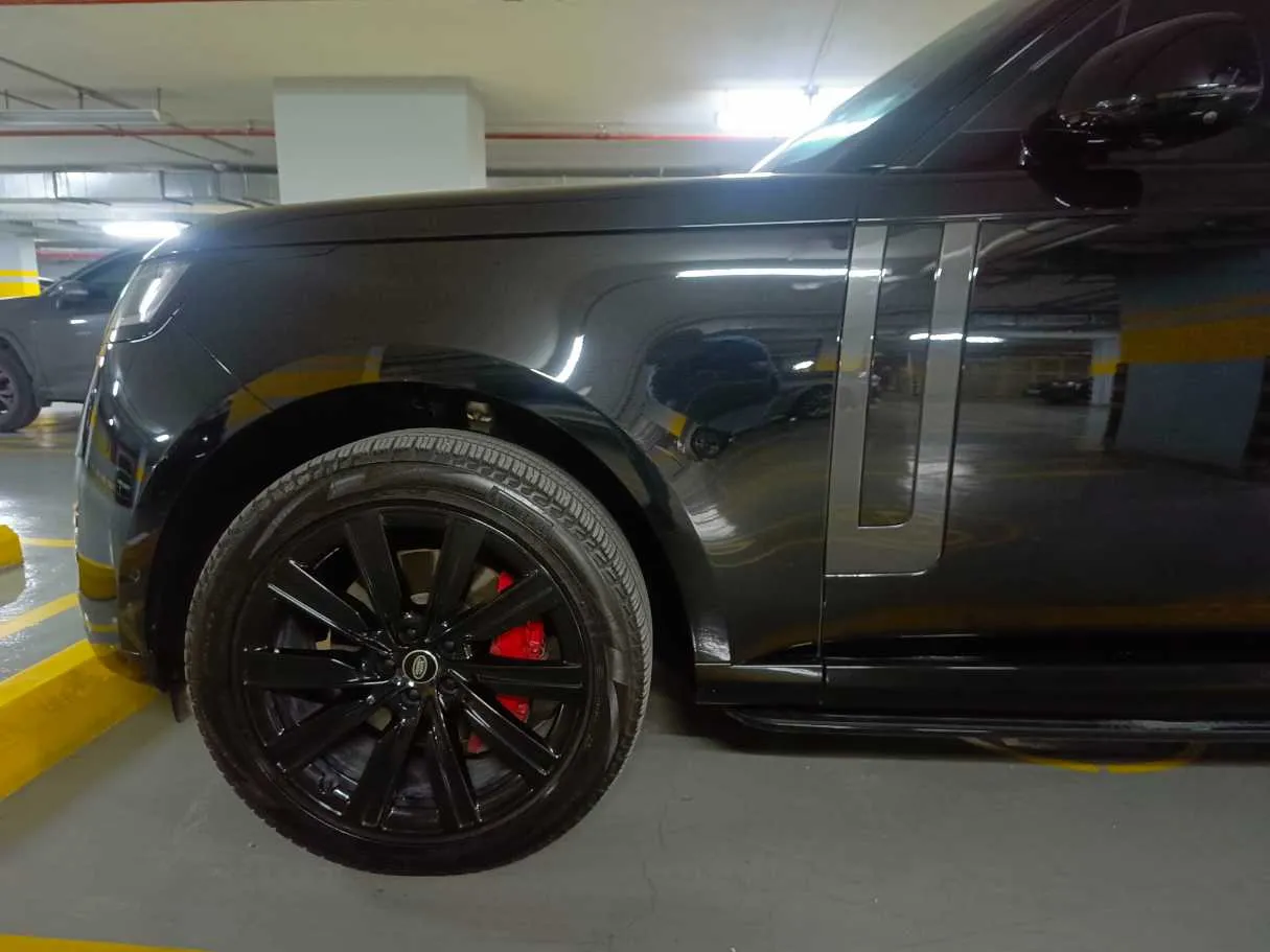 Car image 9