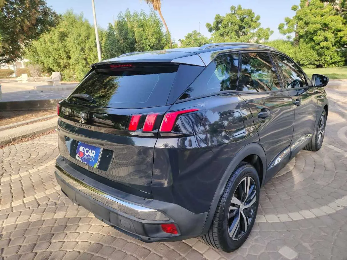 Car image 5