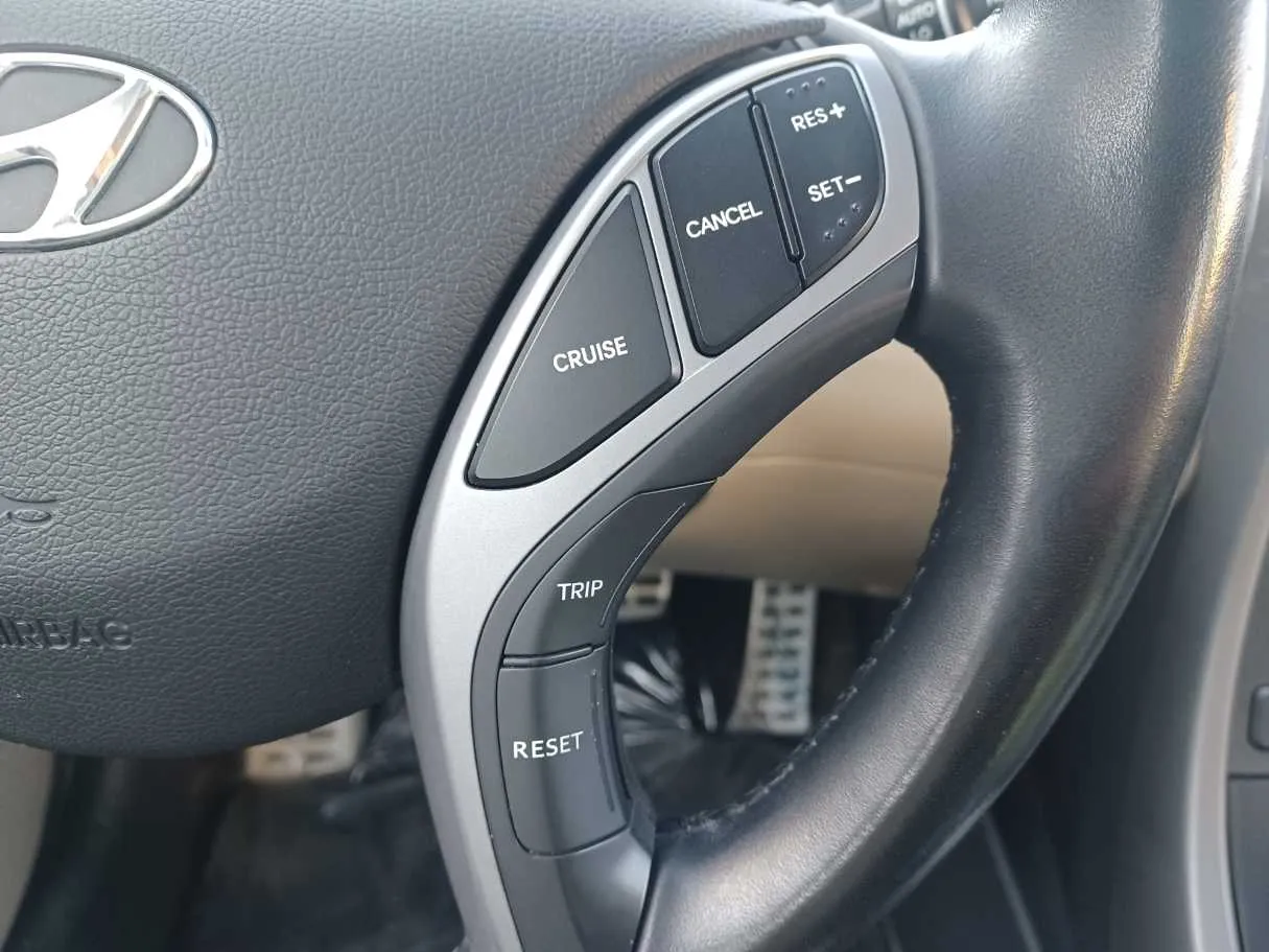 Car image 24