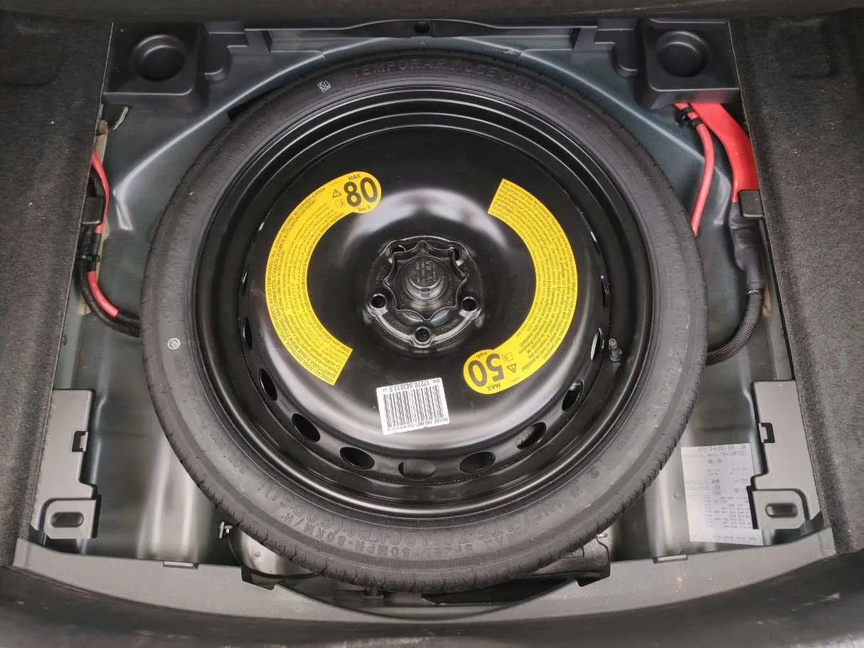 Car image 37