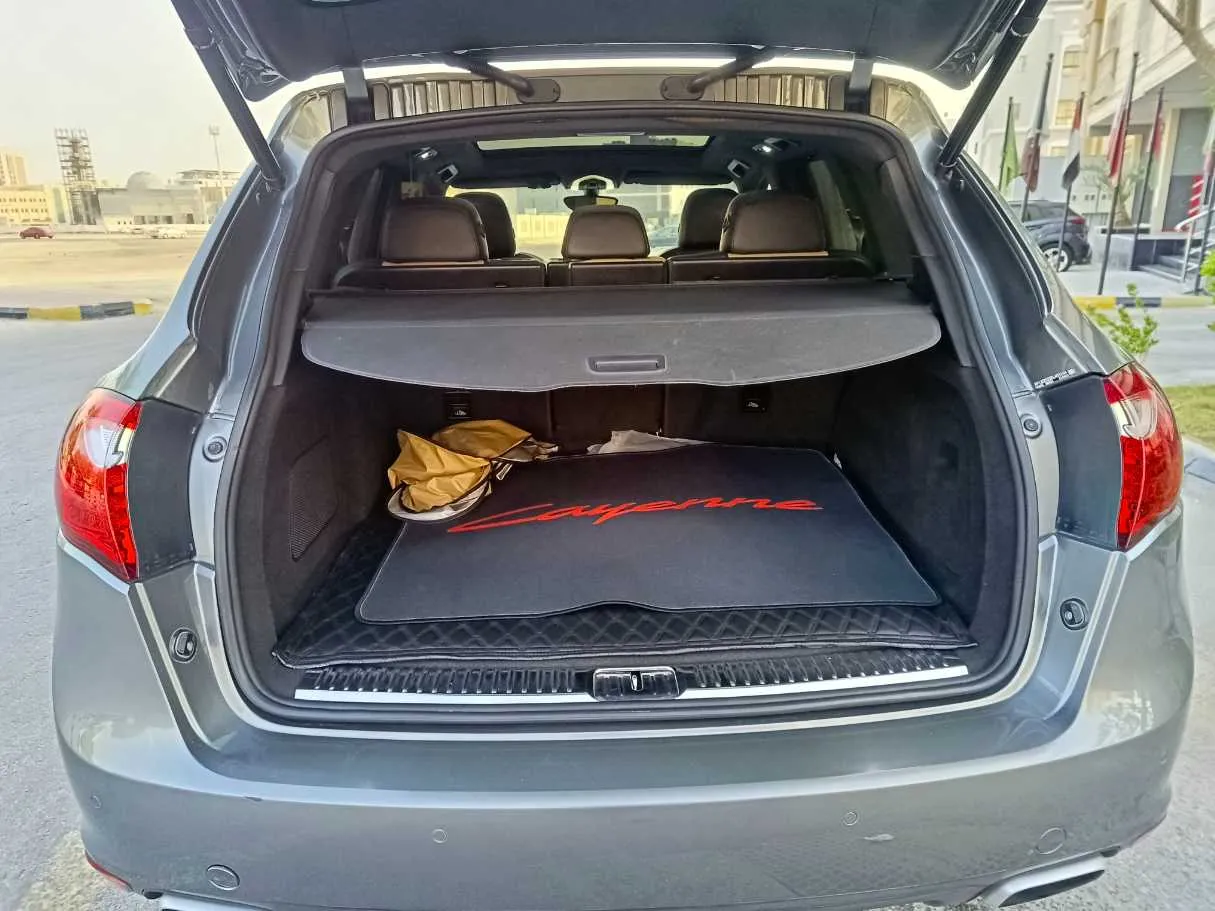 Car image 29