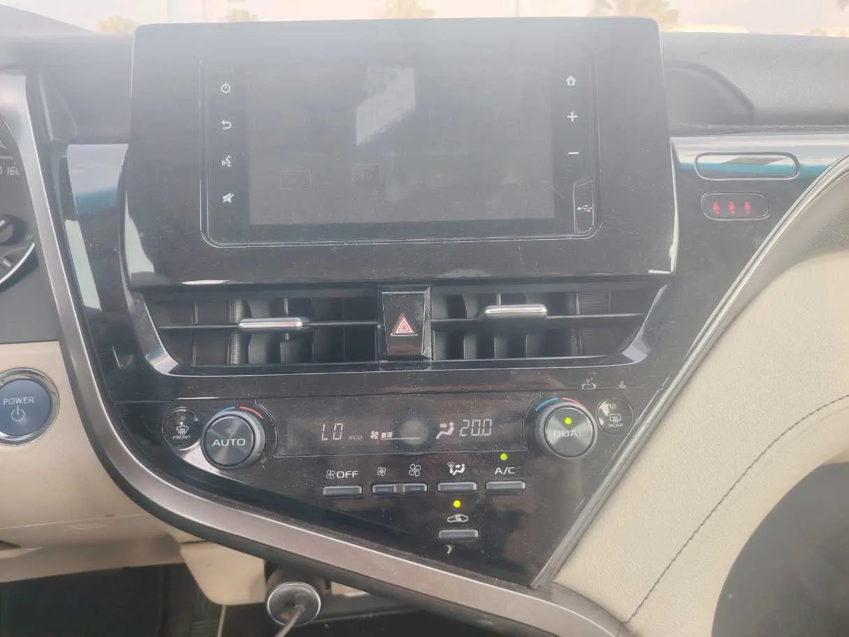 Car image 20