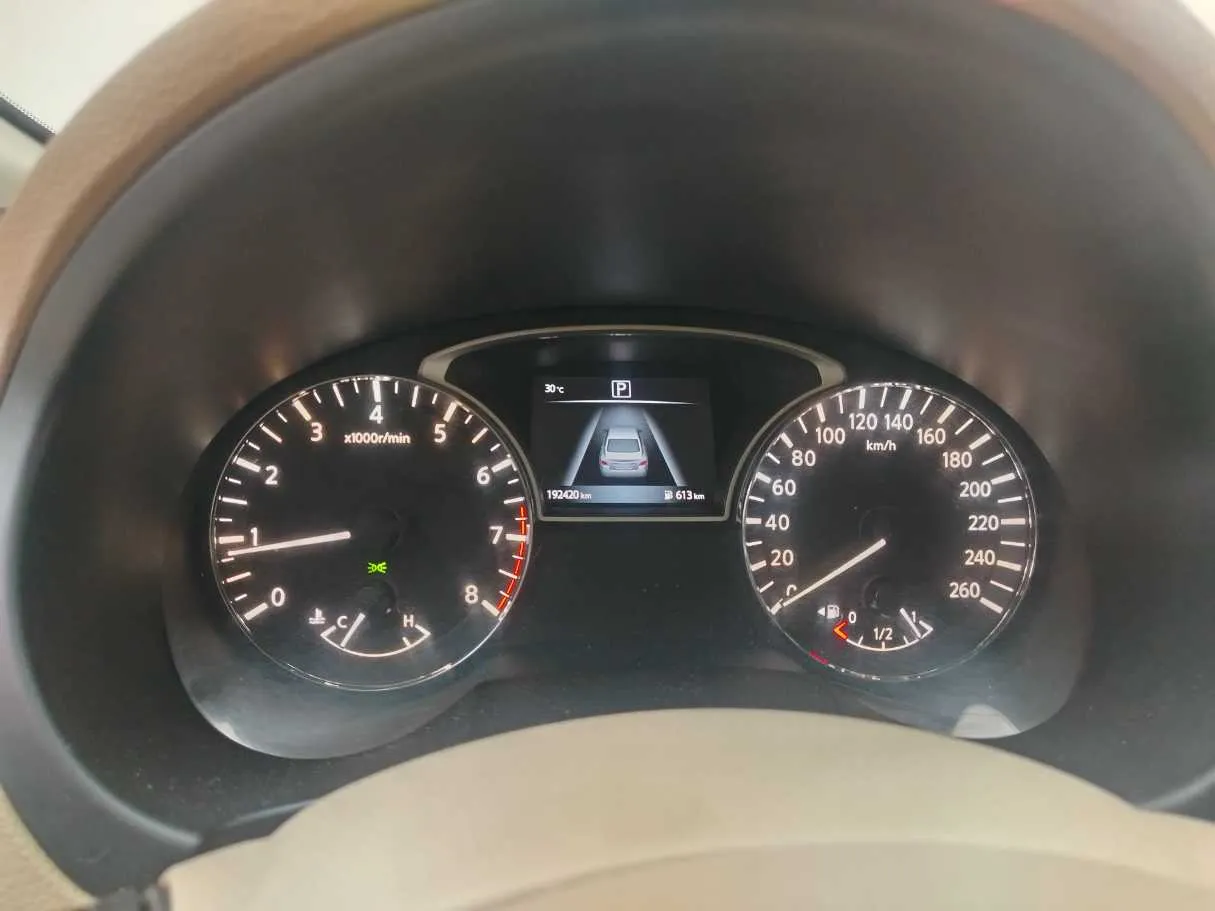 Car image 24