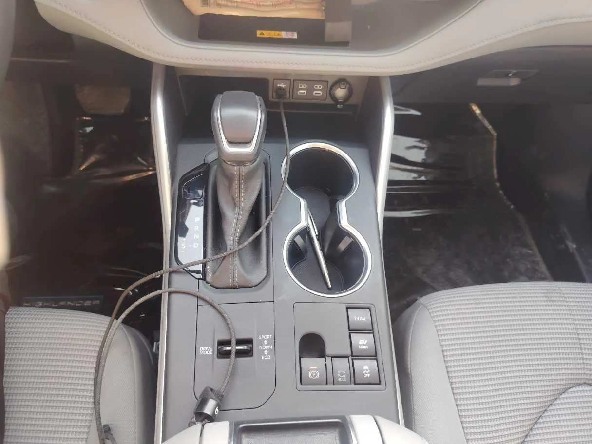 Car image 21