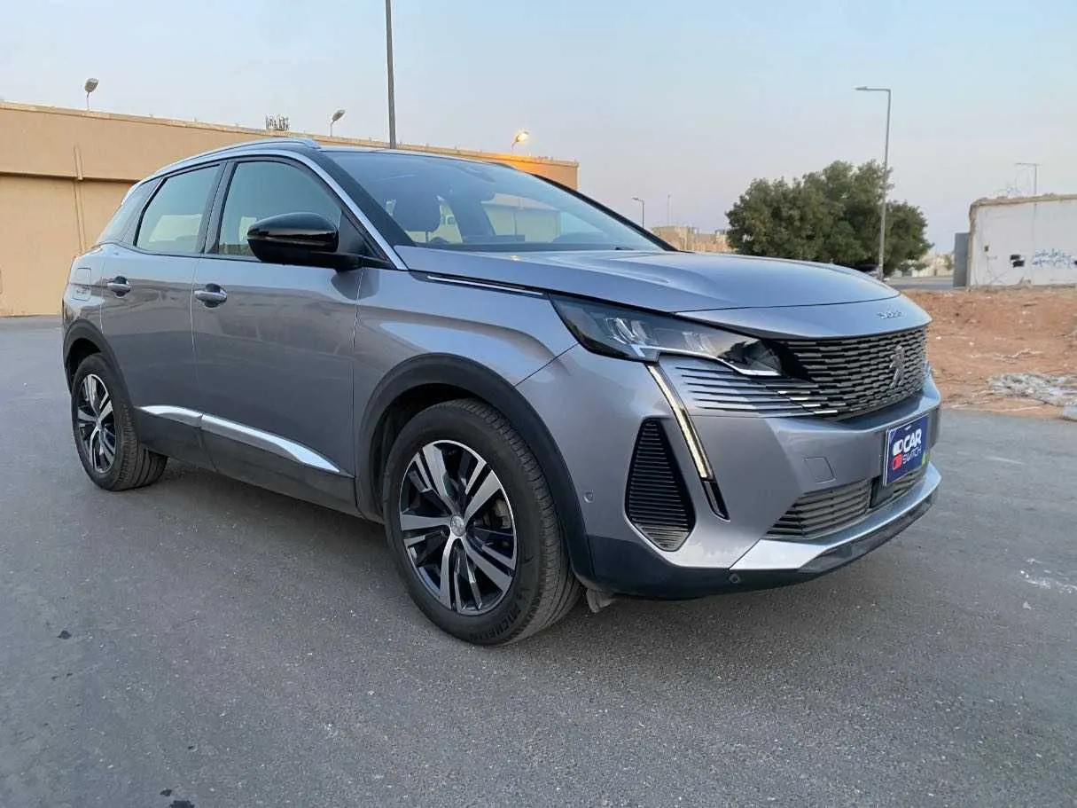 Car image 3