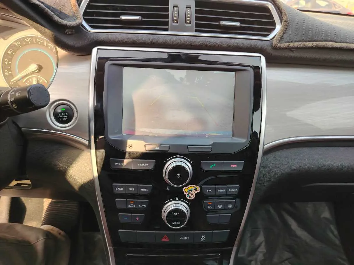 Car image 25