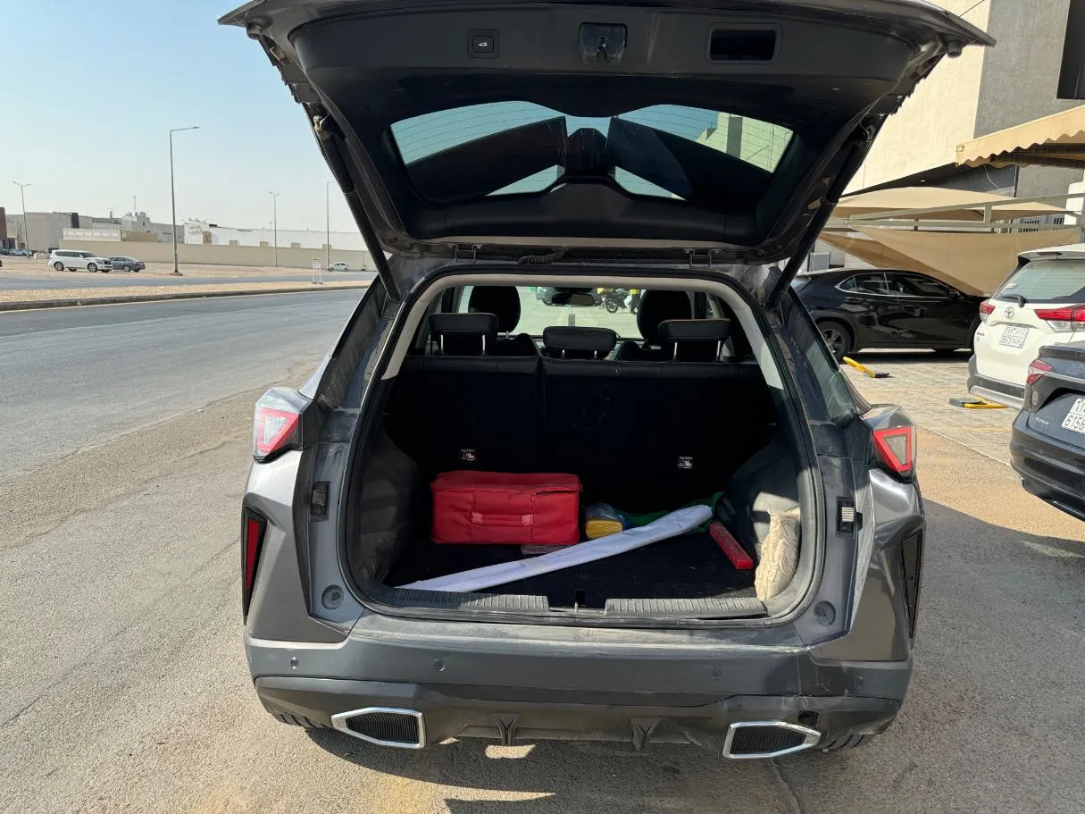 Car image 20