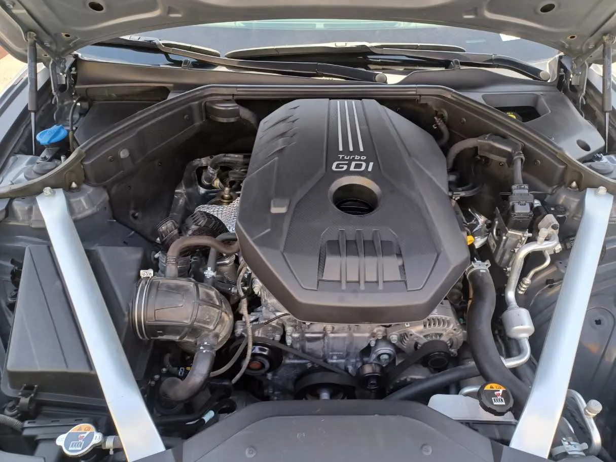 Car image 26